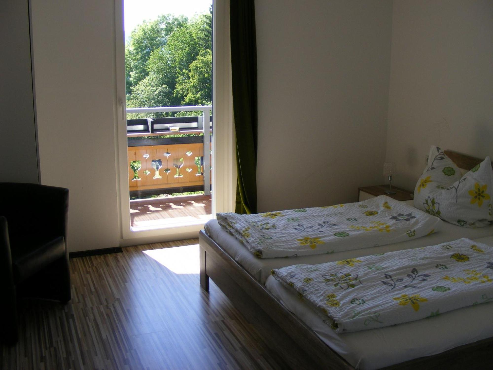 Pension Waldesruh Velden am Wörthersee Стая снимка